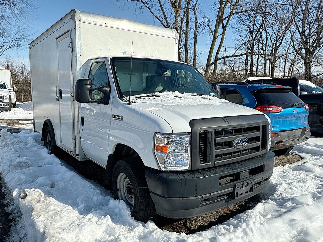 Used 2022 Ford E-350 Cutaway - photo 6