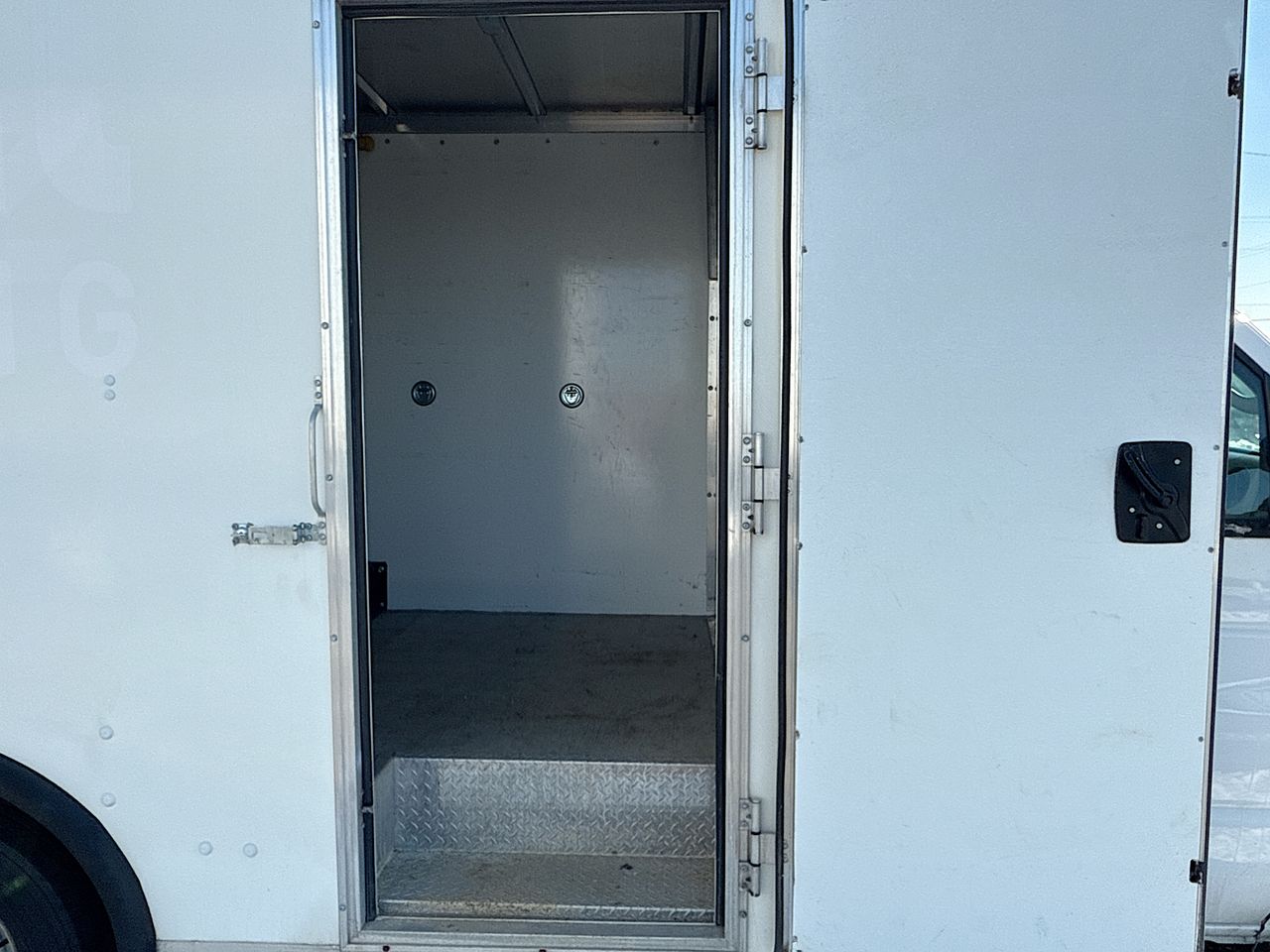 Used 2022 Ford E-350 Cutaway - photo 11