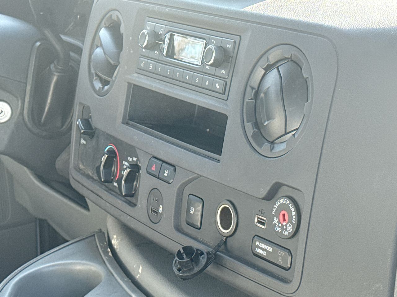 Used 2022 Ford E-350 Cutaway - photo 14