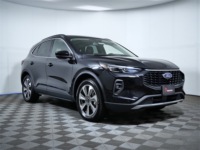 Used 2025 Ford Escape - photo 1