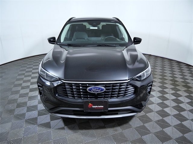 Used 2025 Ford Escape Platinum - photo 3