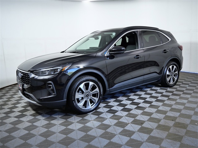 Used 2025 Ford Escape Platinum - photo 5