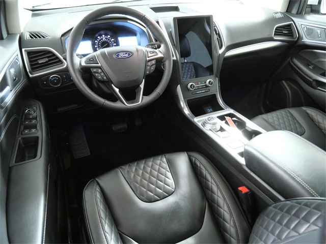 Used 2024 Ford Edge Titanium - photo 3