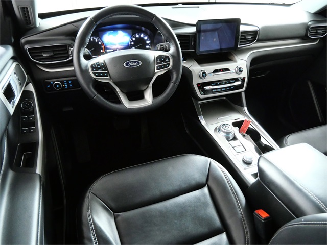 Used 2023 Ford Explorer XLT - photo 3