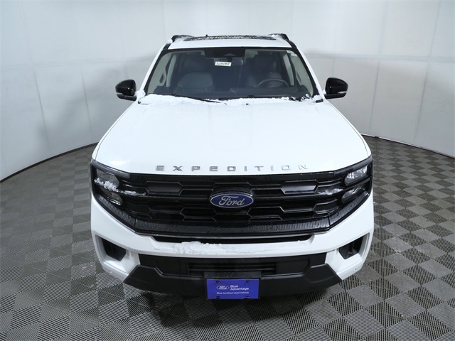 Used 2025 Ford Expedition - photo 2