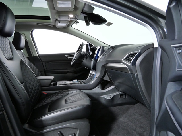 Used 2023 Ford Edge Titanium - photo 9