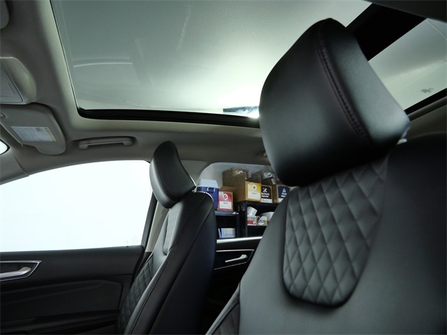 Used 2023 Ford Edge Titanium - photo 16