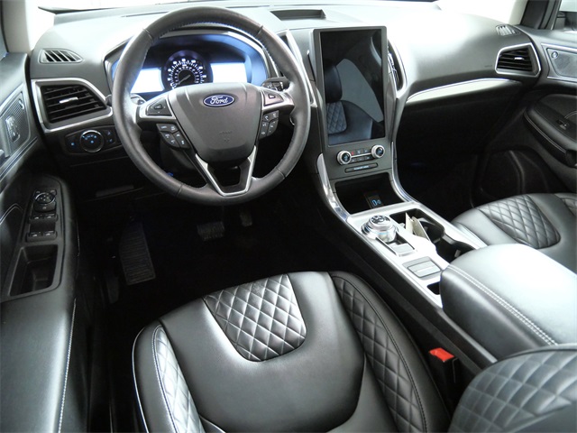 Used 2023 Ford Edge Titanium - photo 3