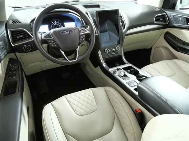 Used 2024 Ford Edge Titanium - photo 3