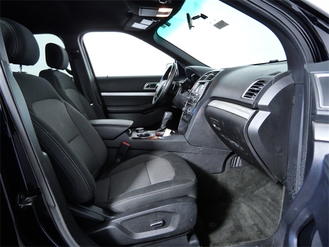 Used 2017 Ford Explorer XLT - photo 9