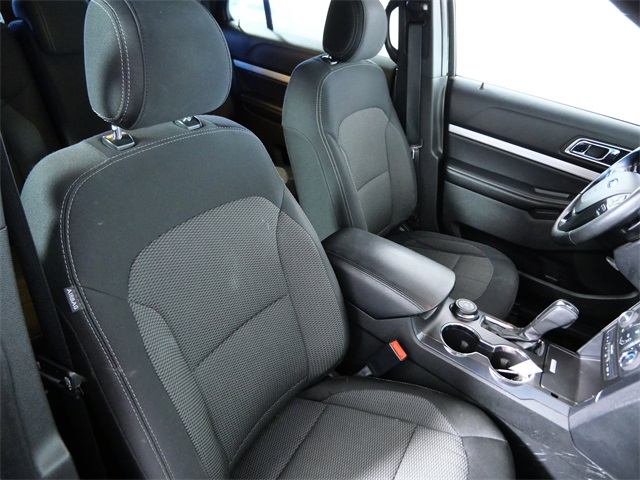 Used 2017 Ford Explorer XLT - photo 10