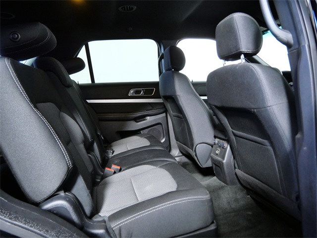 Used 2017 Ford Explorer XLT - photo 11
