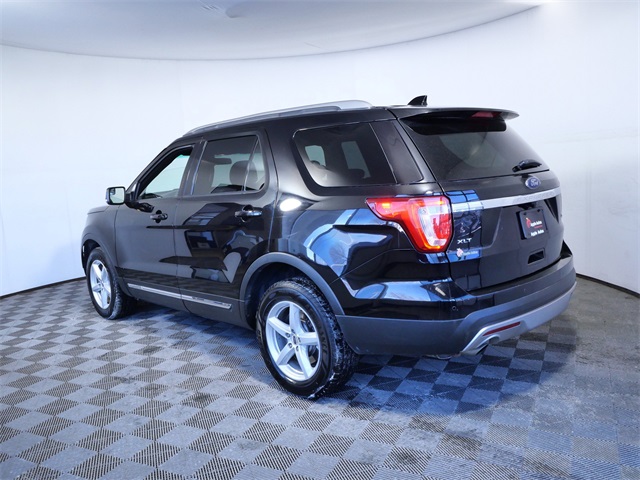 Used 2017 Ford Explorer XLT - photo 5