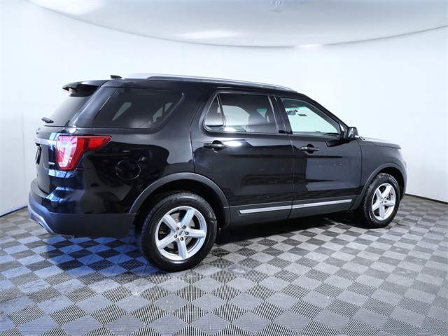 Used 2017 Ford Explorer XLT - photo 7