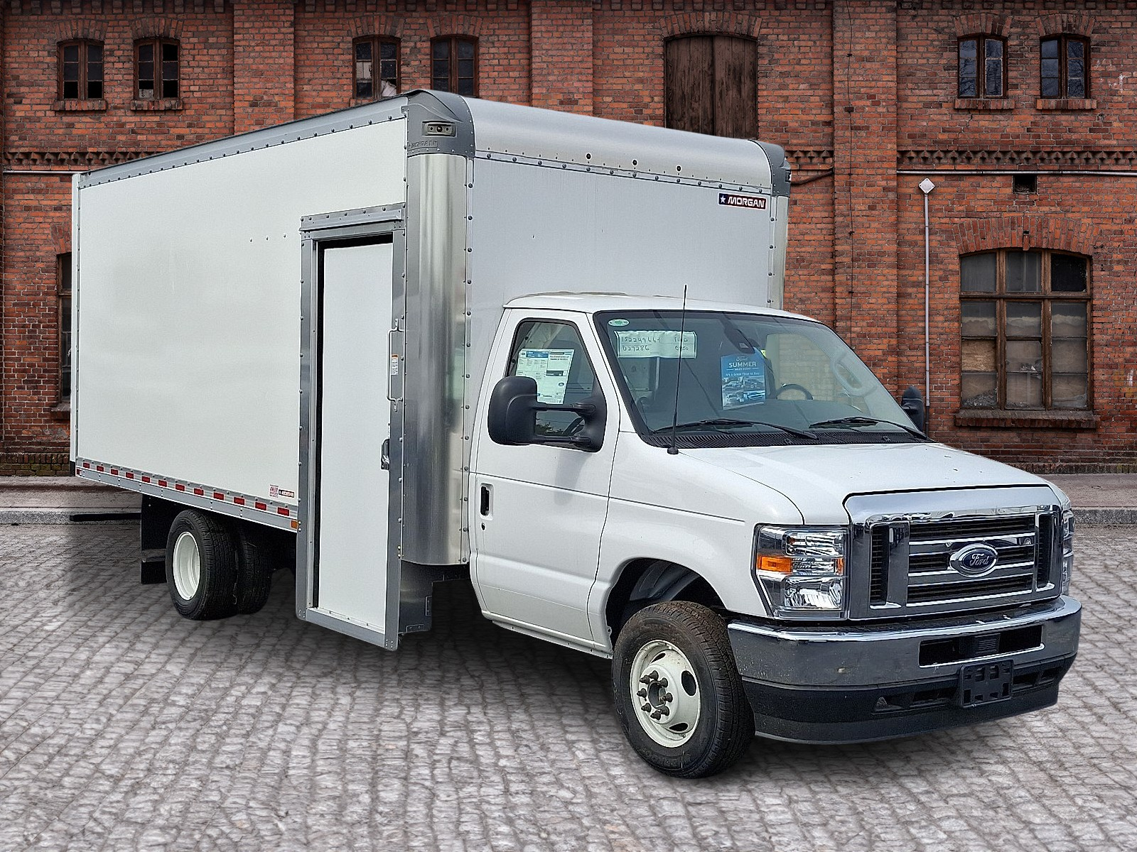 New 2025 Ford E-450 - photo 2