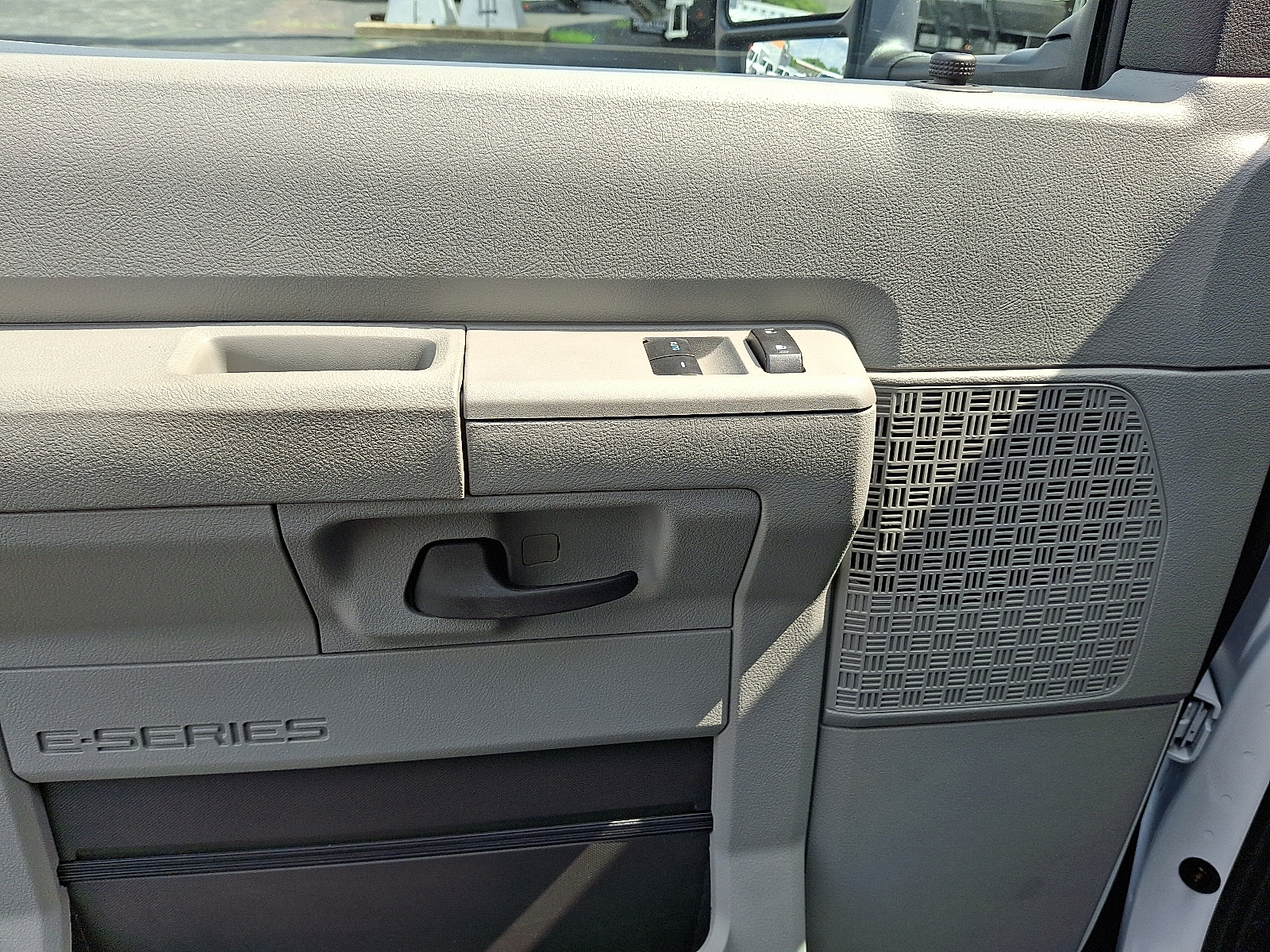 New 1996 Ford E-450 Cutaway - photo 7