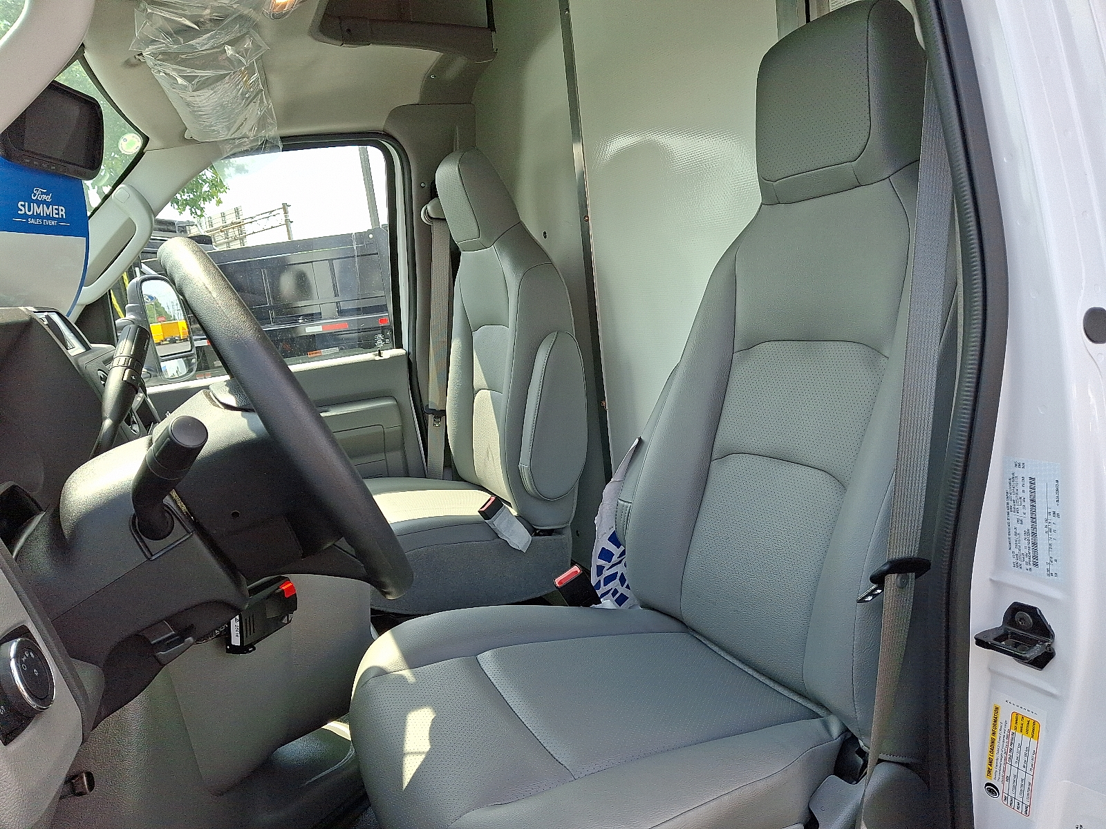 New 1996 Ford E-450 Cutaway - photo 8