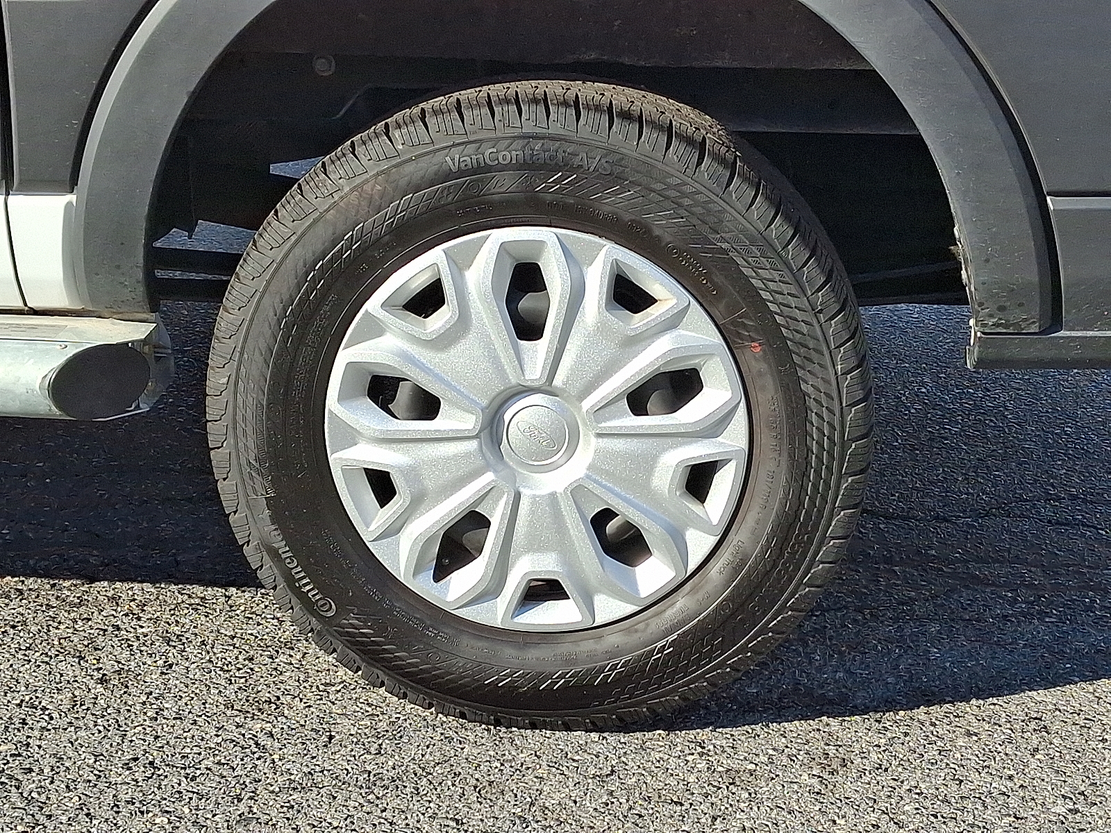 Used 2024 Ford Transit 250 Low Roof Empty Cargo Van - photo 4