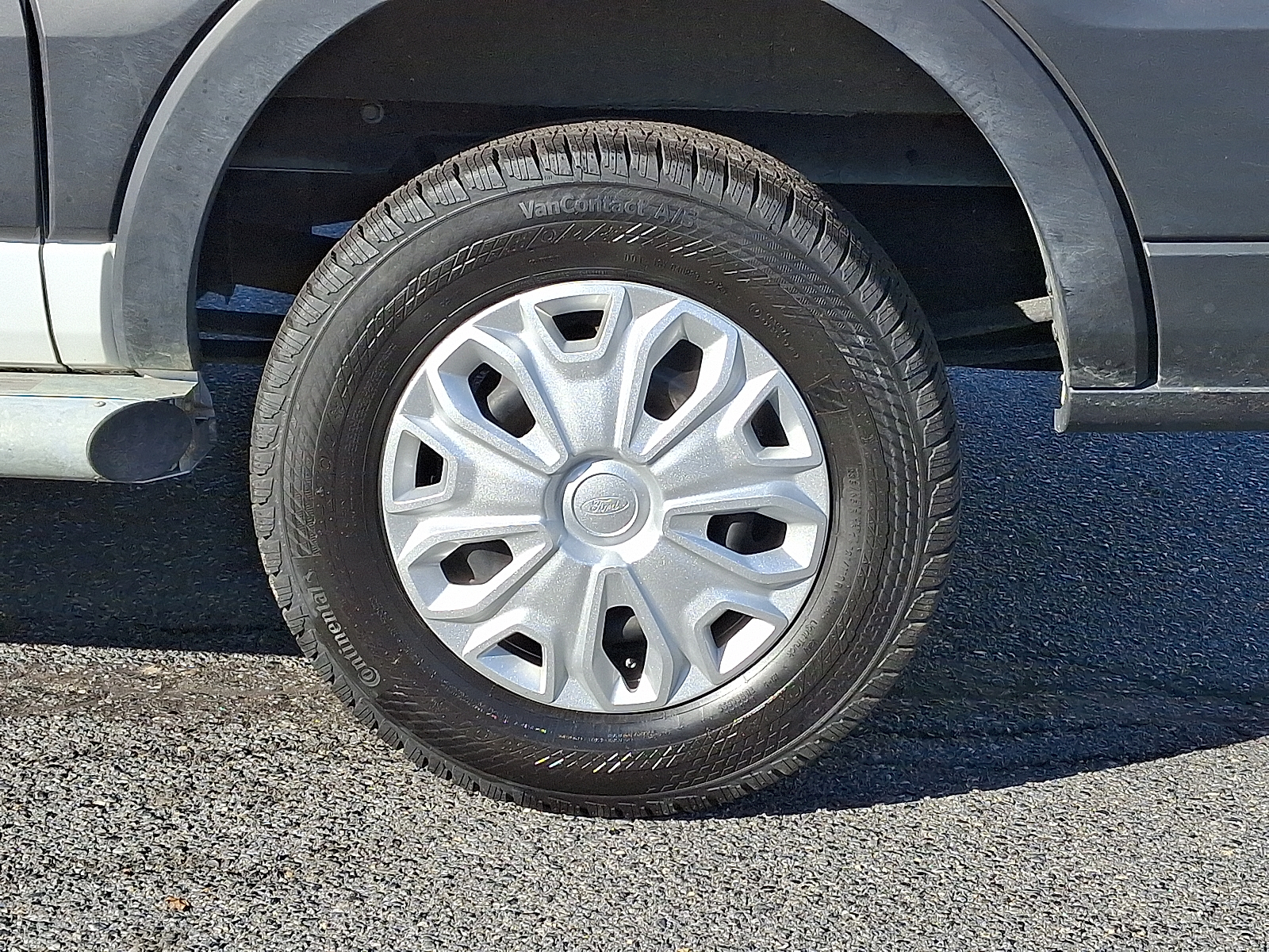 Used 2024 Ford Transit 250 Low Roof Empty Cargo Van - photo 4