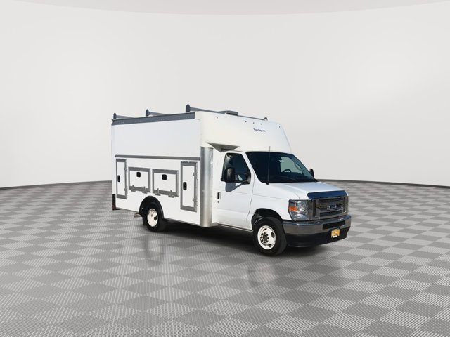 Used 2024 Ford E-350 Cutaway - photo 21