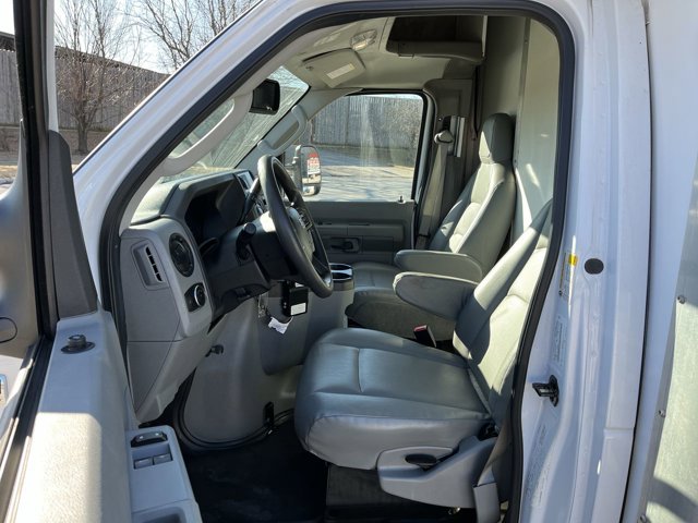 Used 2024 Ford E-350 Cutaway - photo 29