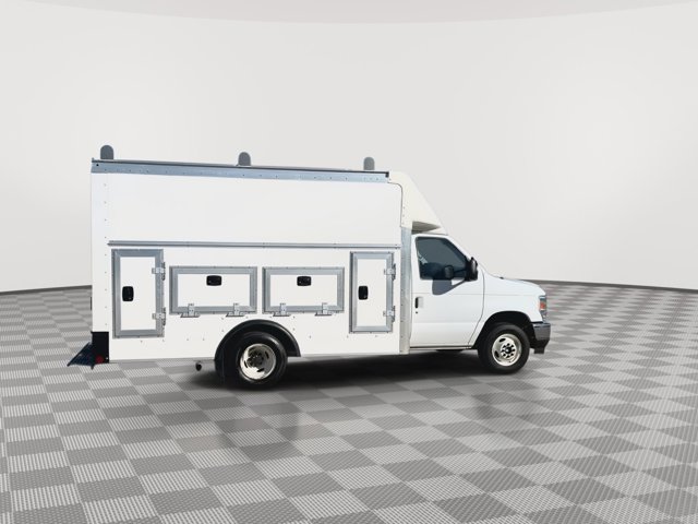 Used 2024 Ford E-350 Cutaway - photo 27
