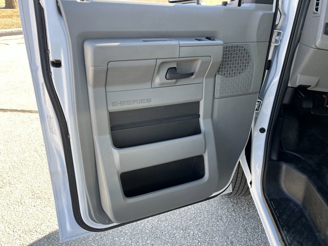 Used 2024 Ford E-350 Cutaway - photo 33
