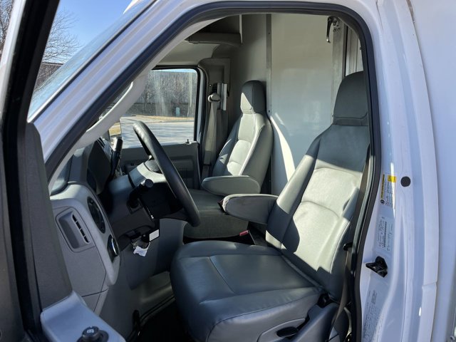 Used 2024 Ford E-350 Cutaway - photo 4