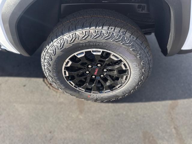 New 2026 GMC Canyon AT4 Crew Cab - photo 9