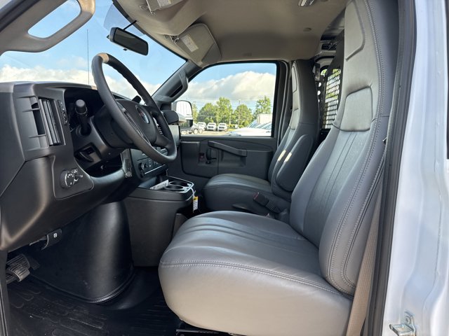New 2025 GMC Savana 3500 Empty Cargo Van - photo 15