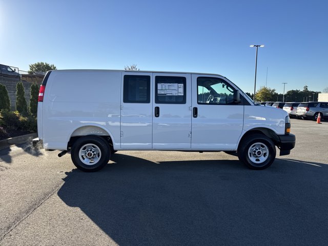New 2025 GMC Savana 3500 Empty Cargo Van - photo 9