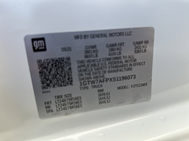 New 2025 GMC Savana 3500 Empty Cargo Van - photo 33
