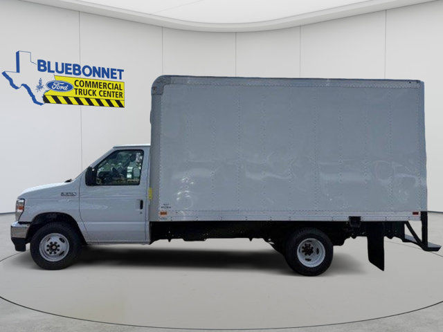 New 2027 Ford E-350 - photo 2