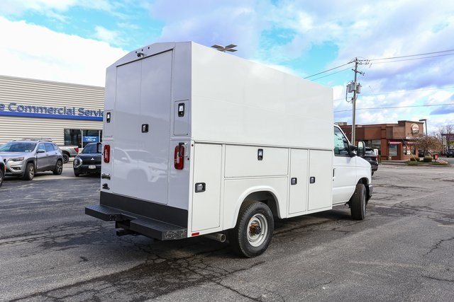 New 2026 Ford E-350 Cutaway - photo 11