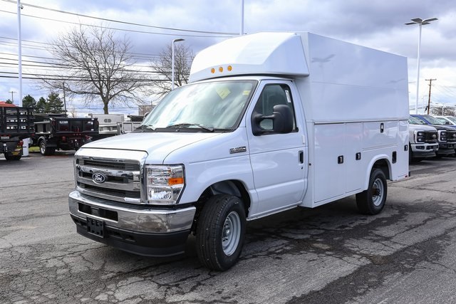 New 2026 Ford E-350 Cutaway - photo 5