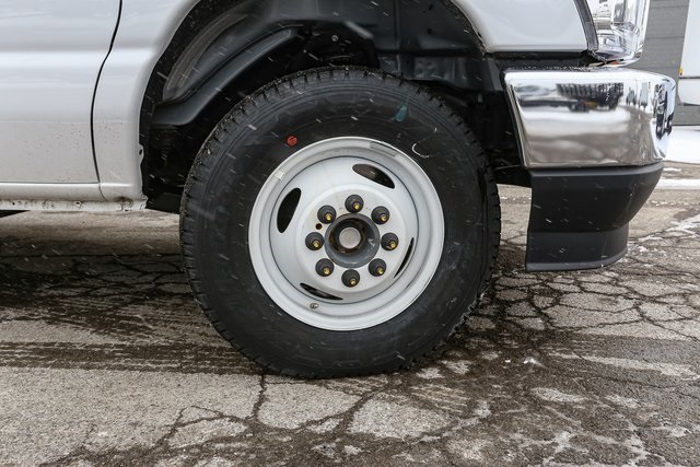 New 1996 Ford E-450 Cutaway - photo 13