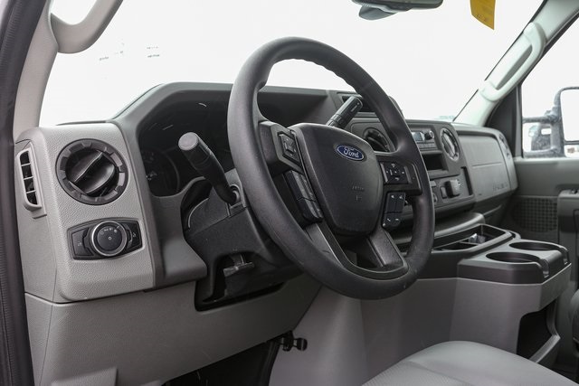 New 1996 Ford E-450 Cutaway - photo 17