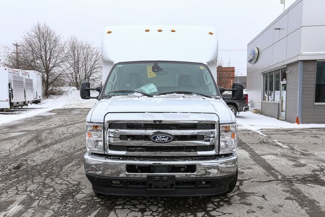 New 1996 Ford E-450 Cutaway - photo 4