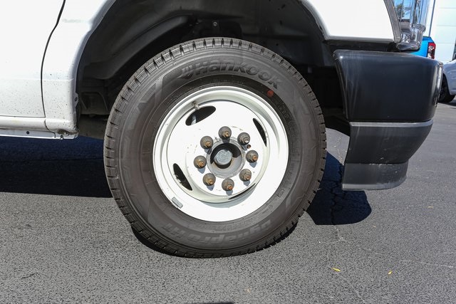 Used 2024 Ford E-350 Cutaway - photo 13