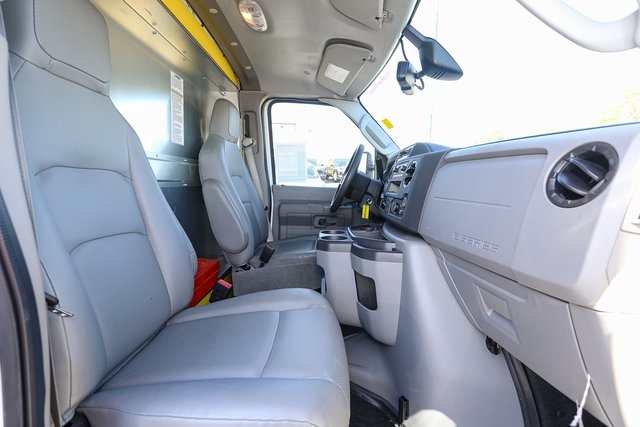 Used 2024 Ford E-350 Cutaway - photo 15
