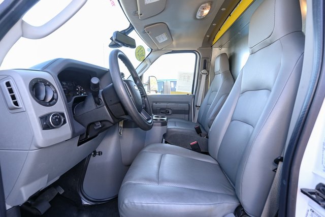 Used 2024 Ford E-350 Cutaway - photo 30