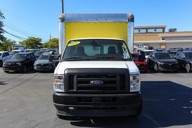 Used 2024 Ford E-350 Cutaway - photo 4