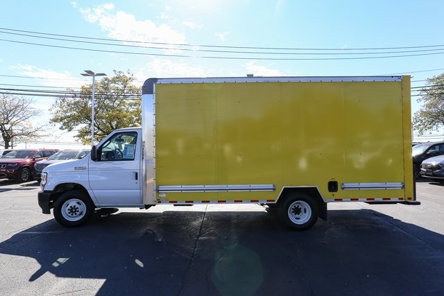 Used 2024 Ford E-350 Cutaway - photo 6