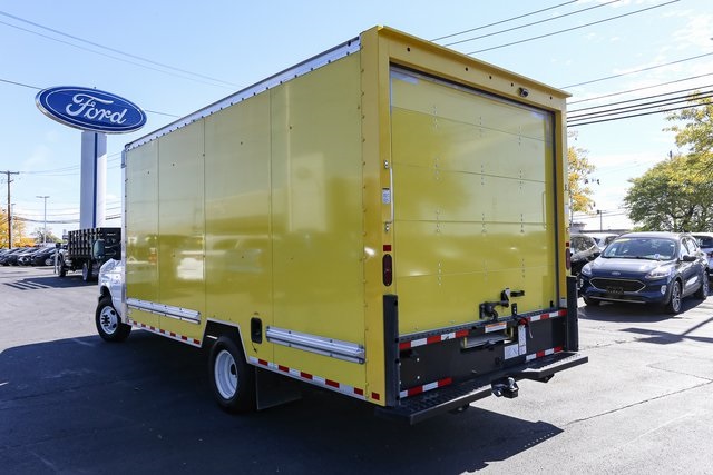 Used 2024 Ford E-350 Cutaway - photo 8
