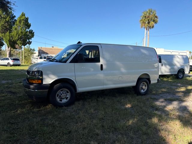 New 2025 Chevrolet Express 2500 Empty Cargo Van - photo 5