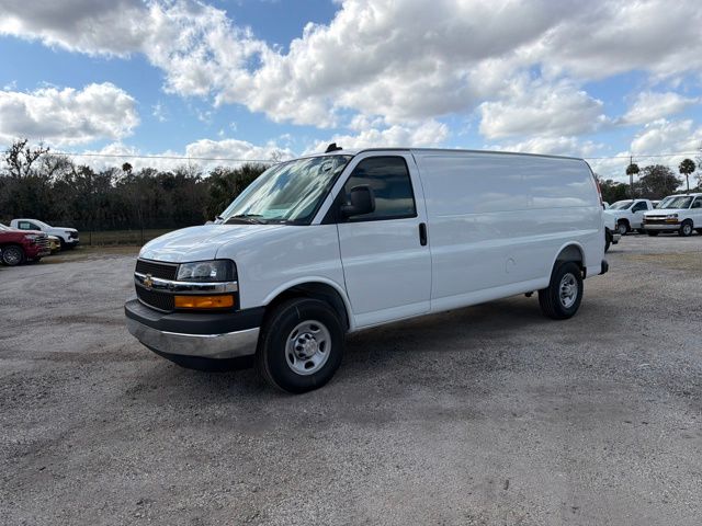 New 2026 Chevrolet Express 3500 Empty Cargo Van - photo 4