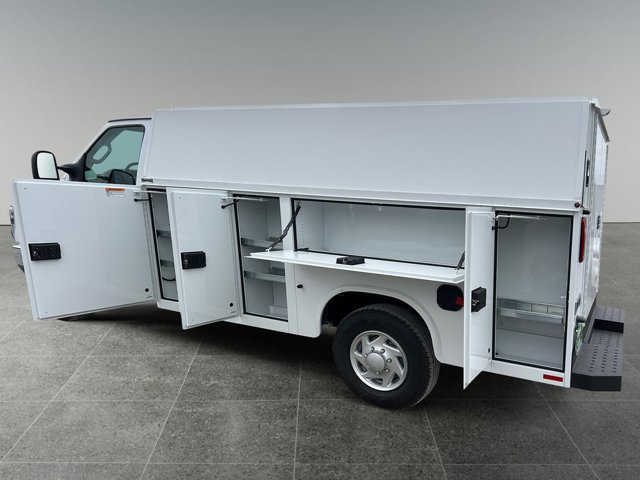 New 2026 Ford E-350 Cutaway - photo 3