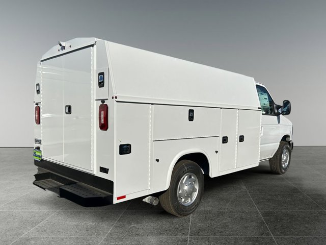 New 2026 Ford E-350 Cutaway - photo 4