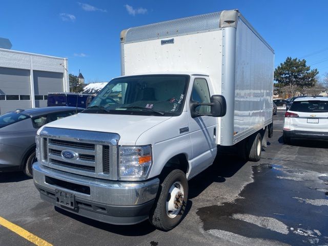 Used 2023 Ford E-450 Cutaway - photo 3