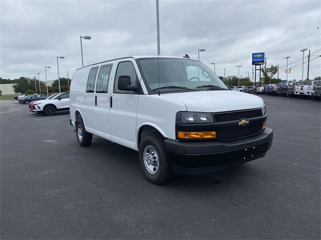 New 2025 Chevrolet Express 2500 - photo 2
